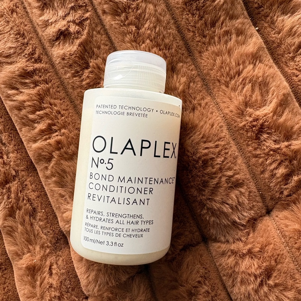 OLAPLEX Bond Maintenance Conditioner with White Cap